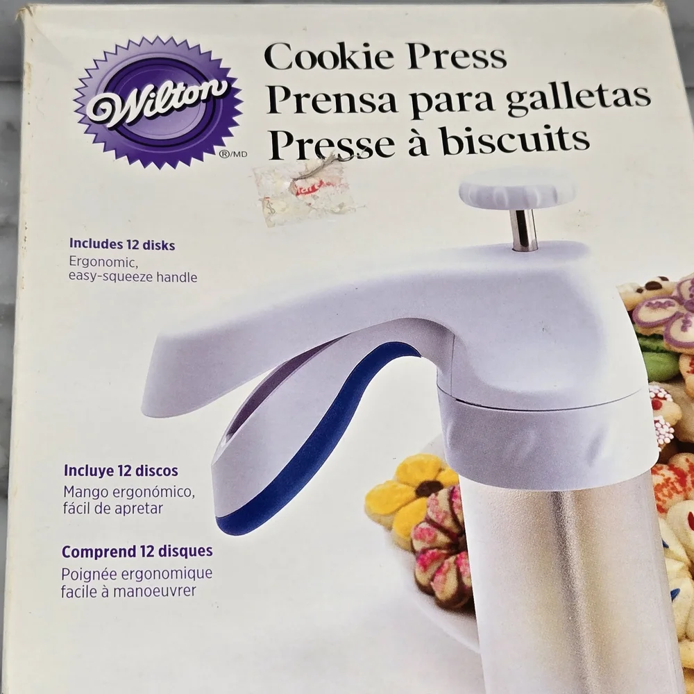 Wilton Comfort Grip COOKIE PRESS‎ 12-Discs Ergonomic Easy Squeeze Handle  Sealed